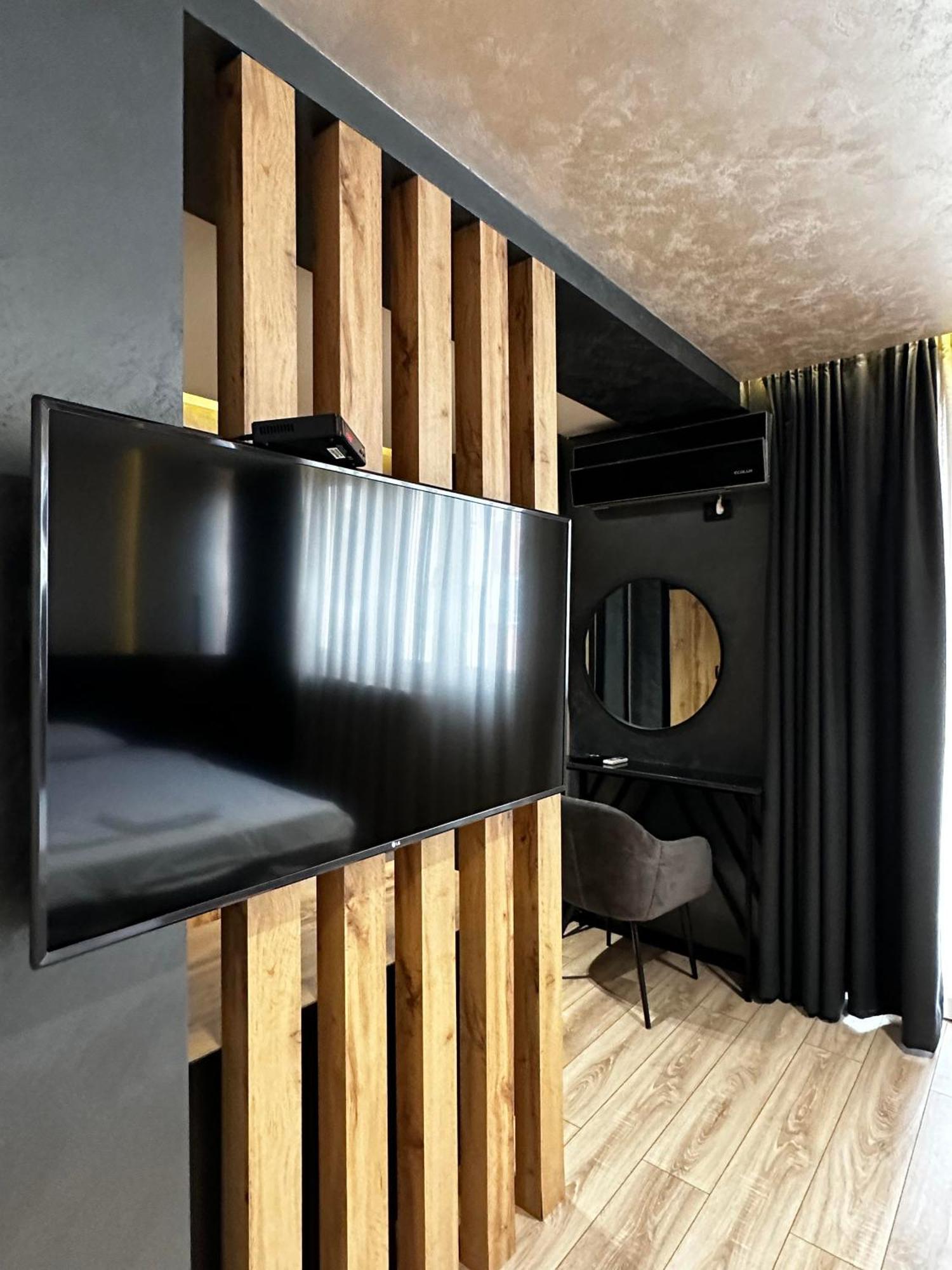 Zet Apartments - Bedroom & Bathroom Pristina Exterior foto